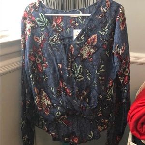 Hollister wrap top